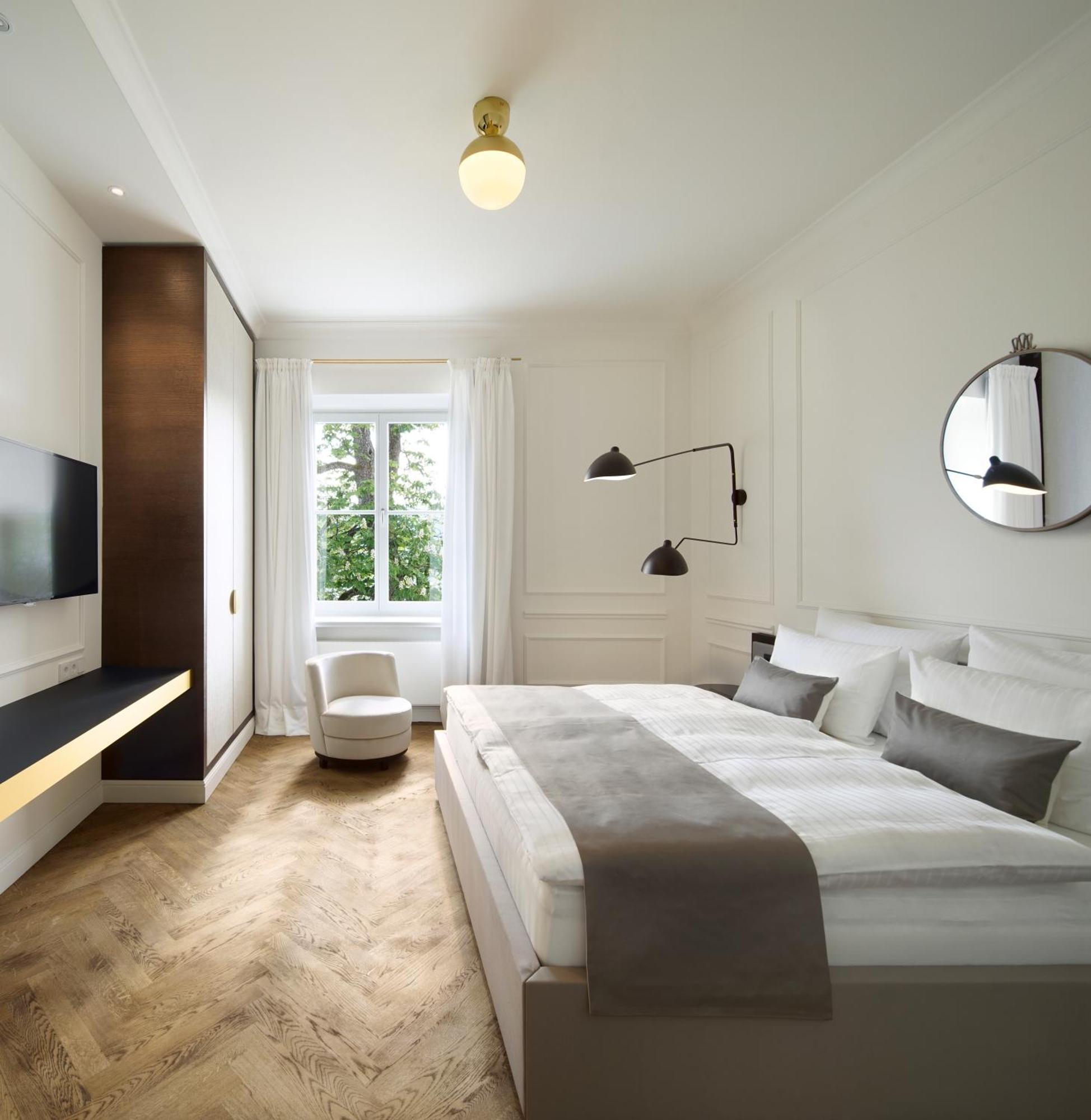 فندق داس تيغرنسي المظهر الخارجي الصورة A room at the Hotel Axelmannstein