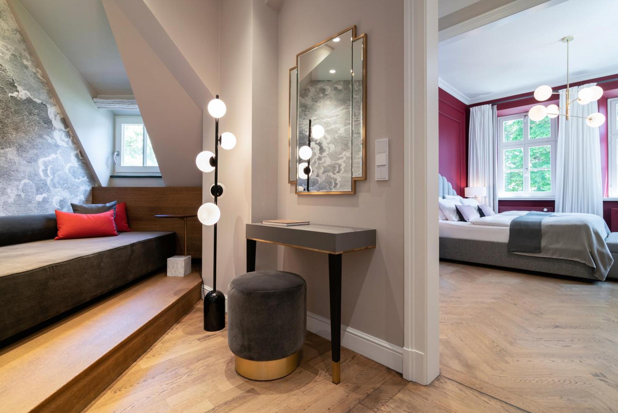 فندق داس تيغرنسي المظهر الخارجي الصورة A suite at the Hotel Axelmannstein